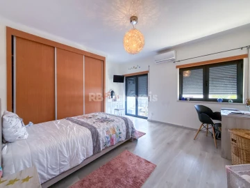 Moradia T5 para Venda em Riachos