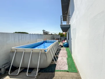 Moradia T5 para Venda em Riachos