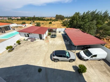 Moradia T5 para Venda em Riachos