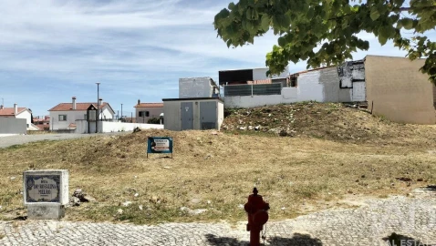 Terreno para Venda em Romeira e Várzea