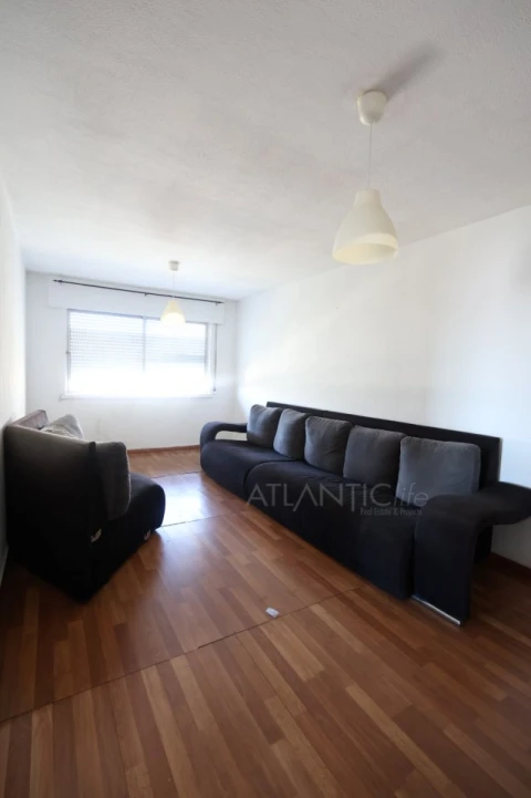 Apartamento T3 para Venda em Santo António dos Cavaleiros e Frielas