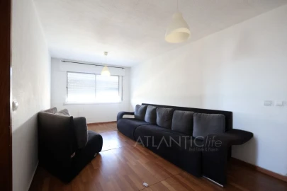 Apartamento T3 para Venda em Santo António dos Cavaleiros e Frielas