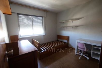 Apartamento T3 para Venda em Santo António dos Cavaleiros e Frielas