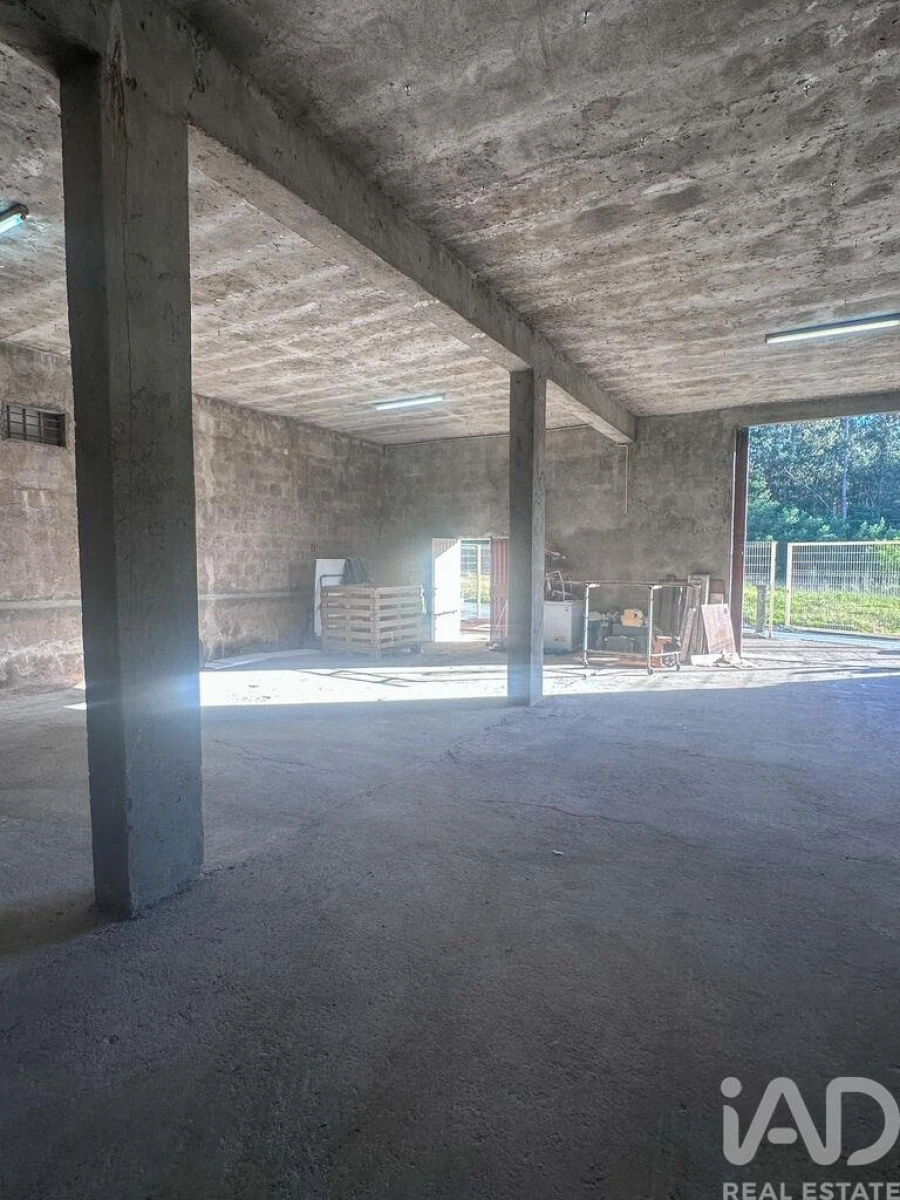 Armazém para Arrendamento em Fornelos e Queijada Foto 10