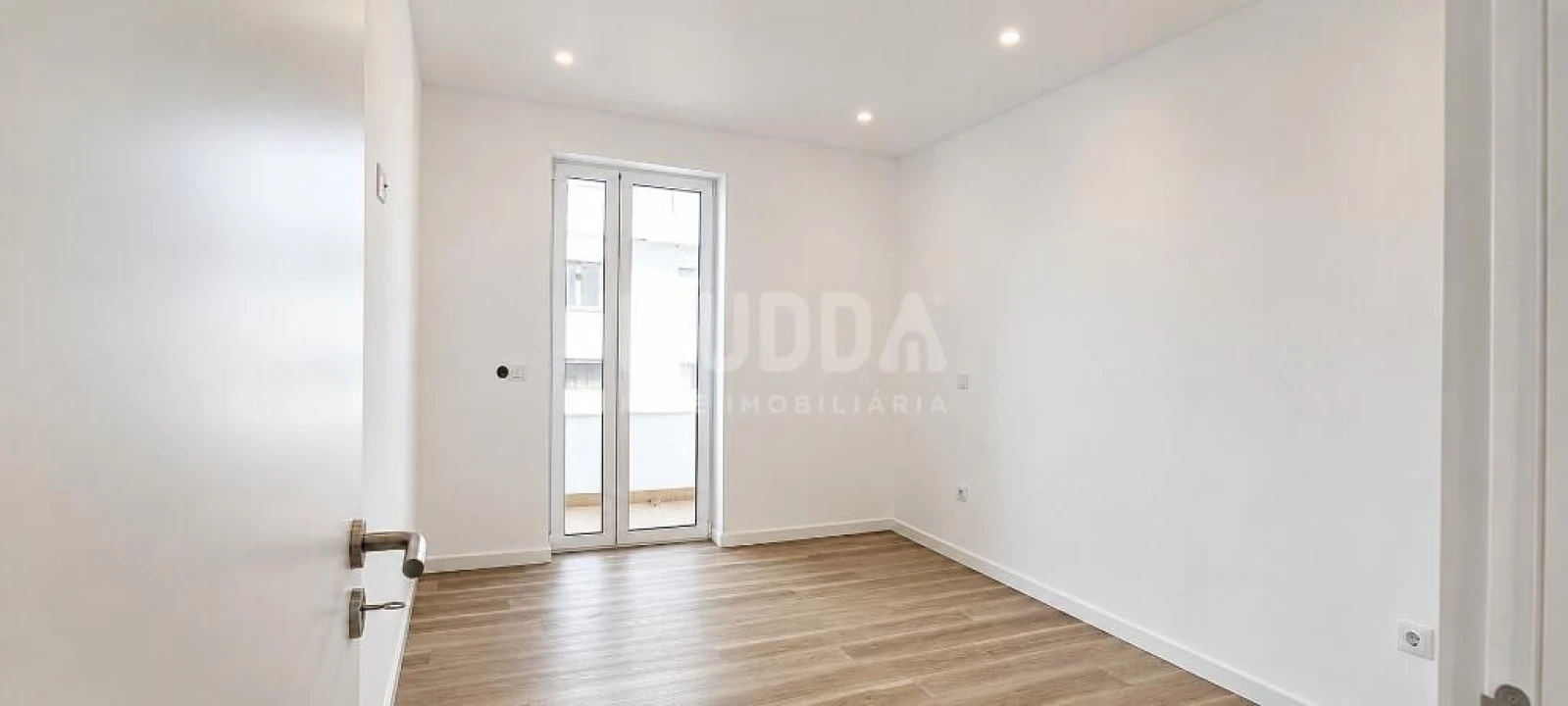Apartamento T2 para Venda em Nazare Foto 21