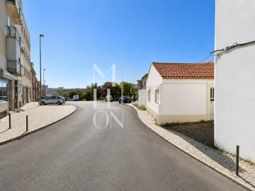 Moradia T9 para Venda em Ajuda