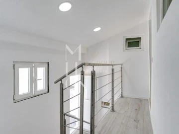 Moradia T9 para Venda em Ajuda