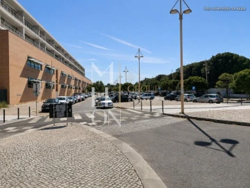 Moradia T9 para Venda em Ajuda