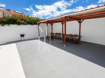 Moradia T9 para Venda em Ajuda
