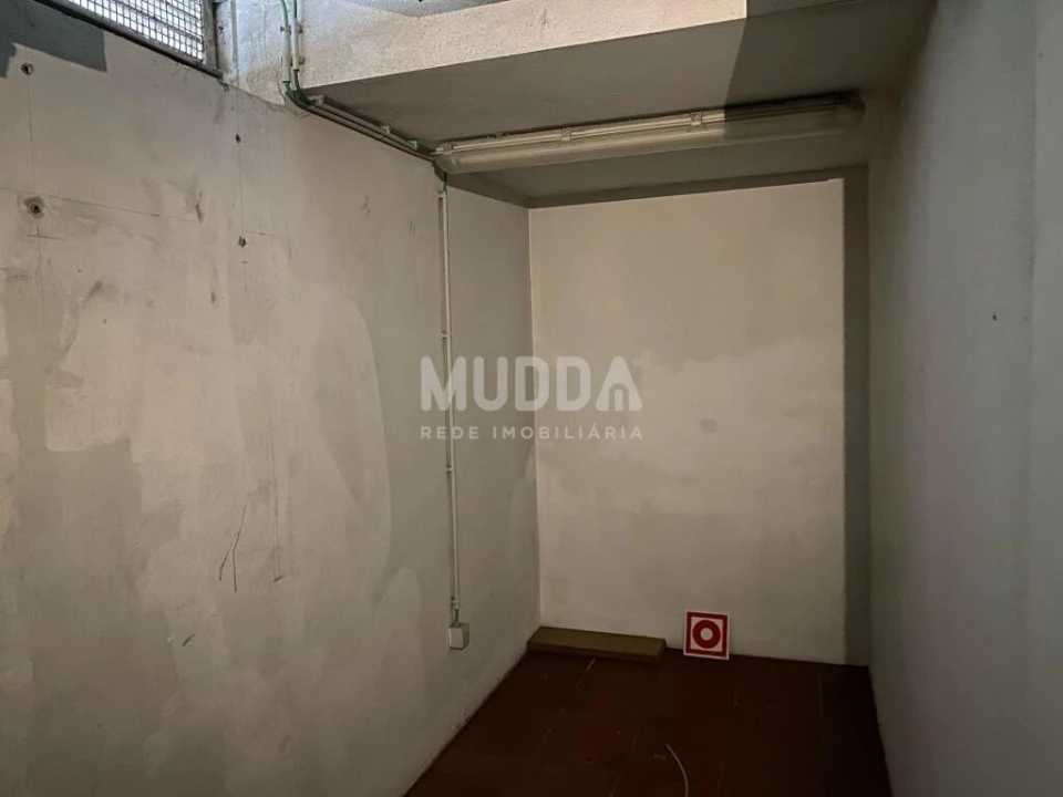 Loja para Arrendamento em Espinho Foto 8