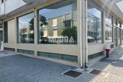 Loja para Arrendamento em Espinho