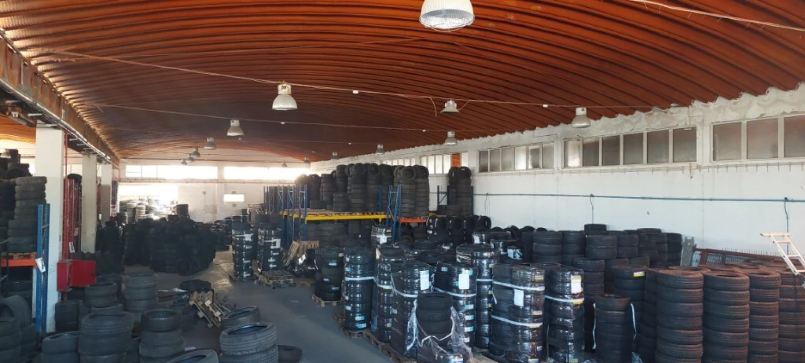 Armazém para Venda em São Domingos de Rana Foto 2