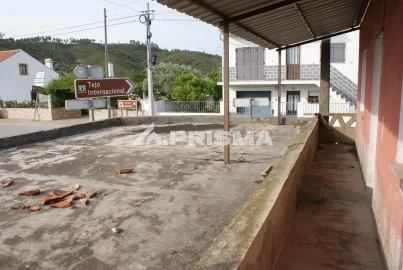 Moradia T4 para Venda em Perais