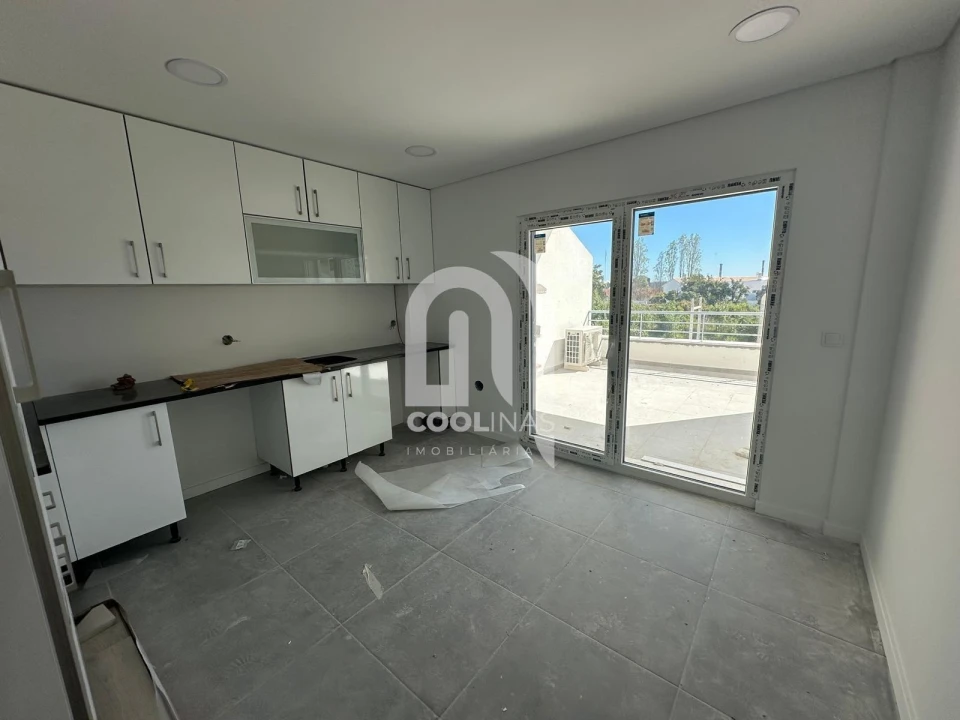Apartamento T2 para Venda em Seixal, Arrentela e Aldeia de Paio Pires Foto 2