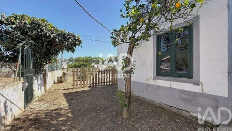 Moradia T3 para Venda em Moncarapacho e Fuseta