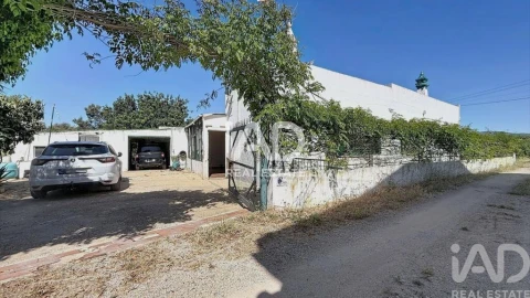 Moradia T3 para Venda em Moncarapacho e Fuseta