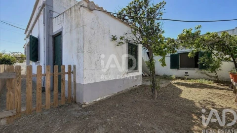 Moradia T3 para Venda em Moncarapacho e Fuseta
