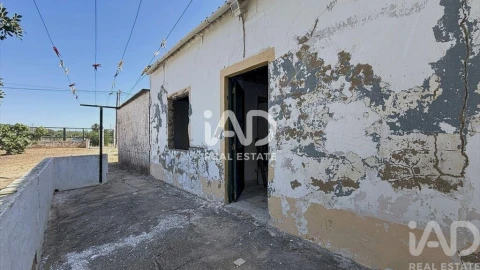 Moradia T3 para Venda em Moncarapacho e Fuseta