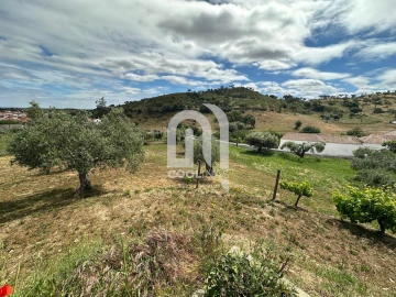 Quinta T3 para Venda em Vale de Santiago