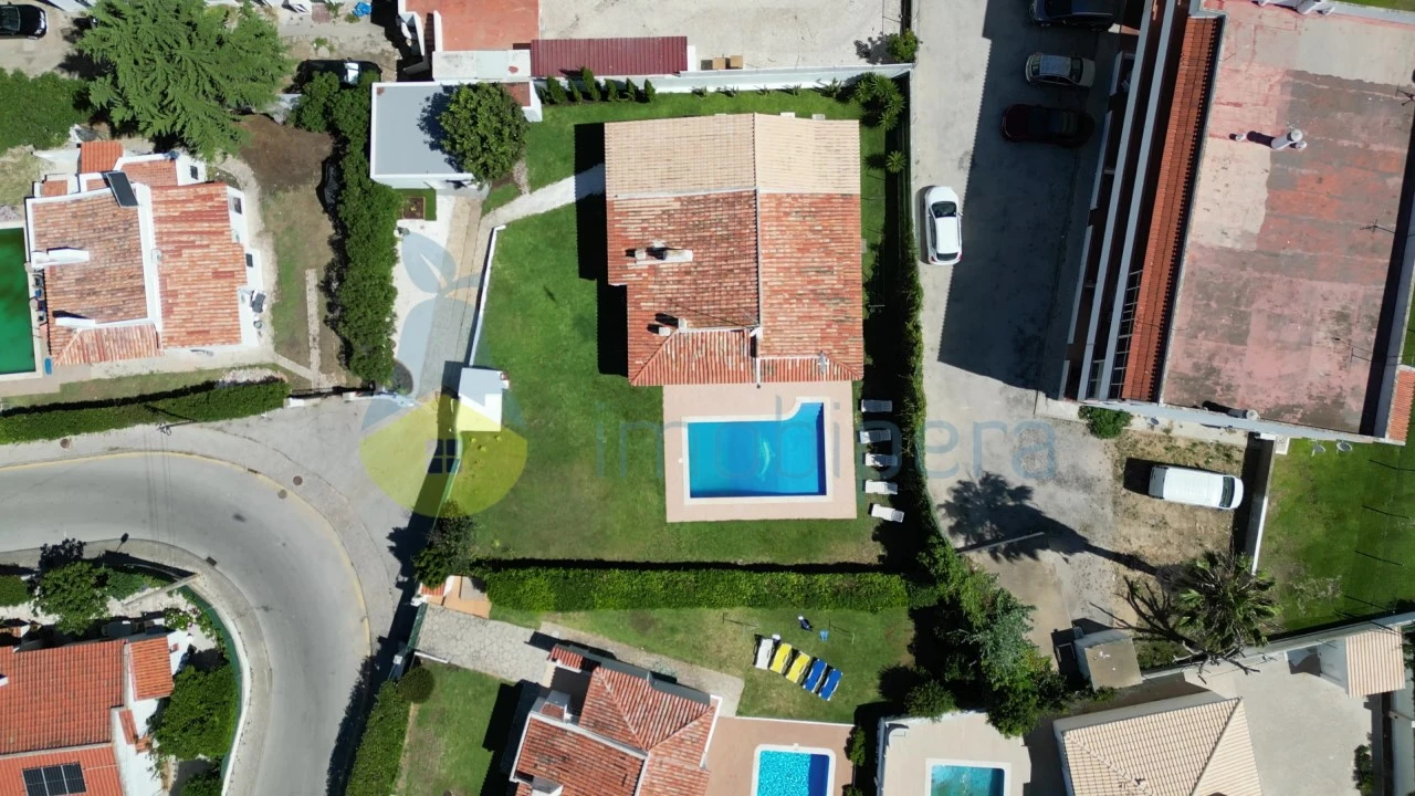 Moradia T4 para Venda em Albufeira e Olhos de Água Foto 36