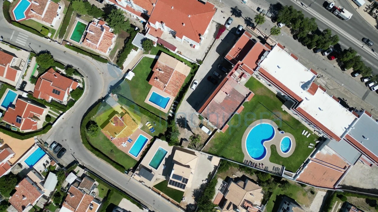 Moradia T4 para Venda em Albufeira e Olhos de Água Foto 38