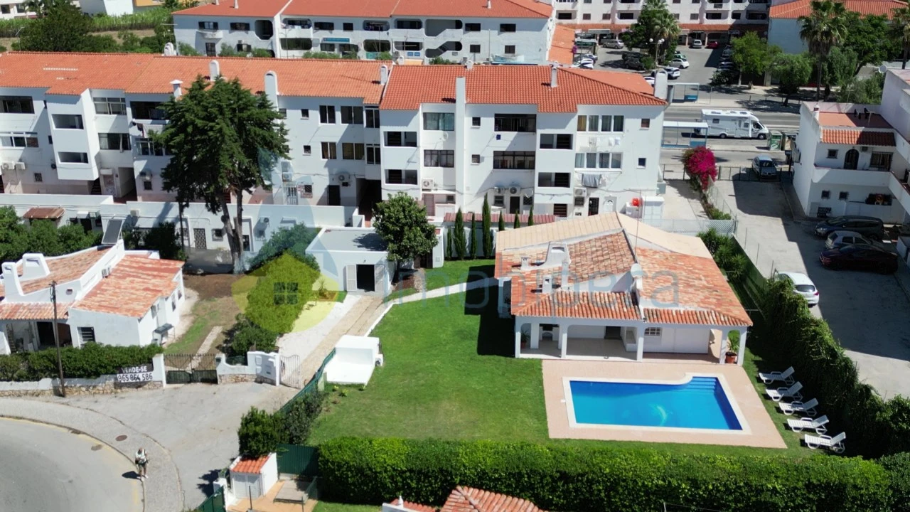 Moradia T4 para Venda em Albufeira e Olhos de Água Foto 7