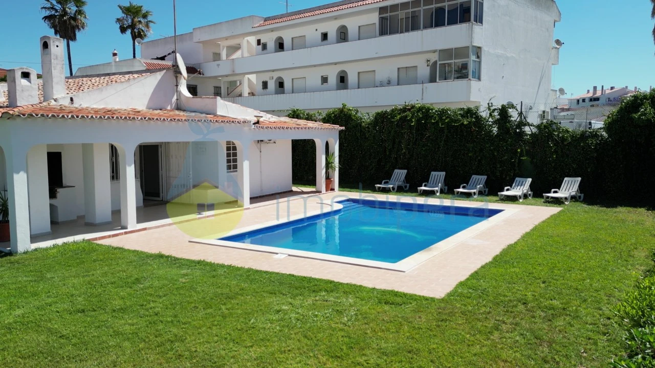 Moradia T4 para Venda em Albufeira e Olhos de Água Foto 2