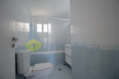 Moradia T4 para Venda em Albufeira e Olhos de Água