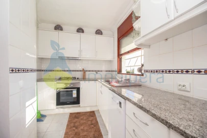 Moradia T4 para Venda em Albufeira e Olhos de Água