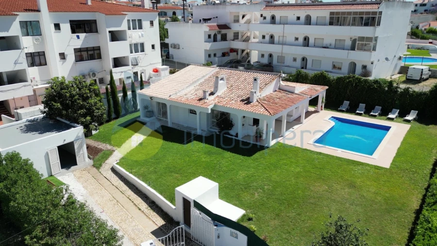 Moradia T4 para Venda em Albufeira e Olhos de Água Foto 3