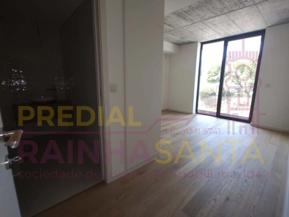 Apartamento T2 para Venda em Santa Clara e Castelo Viegas Foto 8