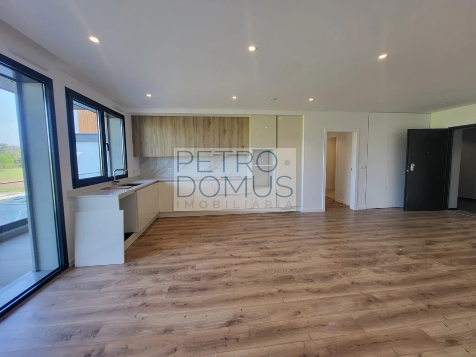 Apartamento T3 para Venda em Leiria, Pousos, Barreira e Cortes Foto 1