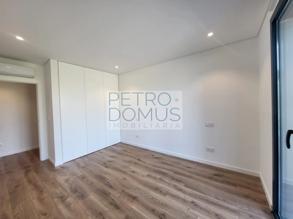 Apartamento T3 para Venda em Leiria, Pousos, Barreira e Cortes Foto 8