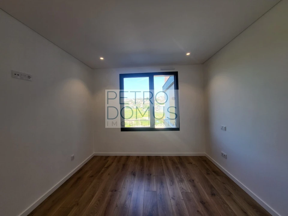Apartamento T3 para Venda em Leiria, Pousos, Barreira e Cortes Foto 11