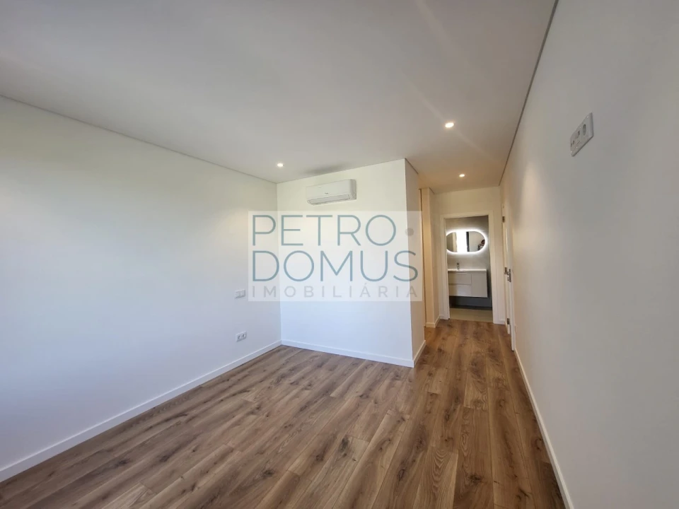 Apartamento T3 para Venda em Leiria, Pousos, Barreira e Cortes Foto 13