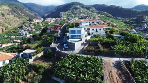 Moradia T4 para Venda em Ponta do Sol