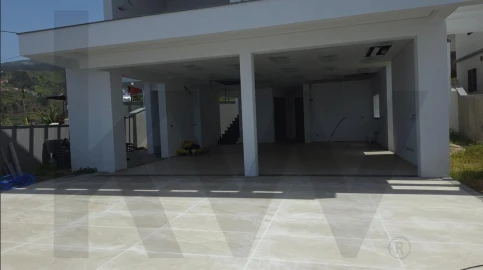 Moradia T4 para Venda em Ponta do Sol