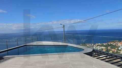 Moradia T4 para Venda em Ponta do Sol