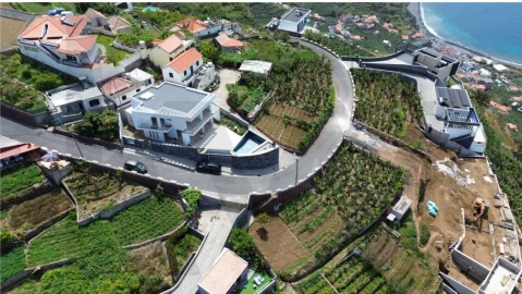 Moradia T4 para Venda em Ponta do Sol