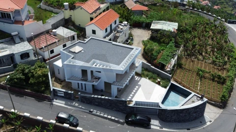 Moradia T4 para Venda em Ponta do Sol