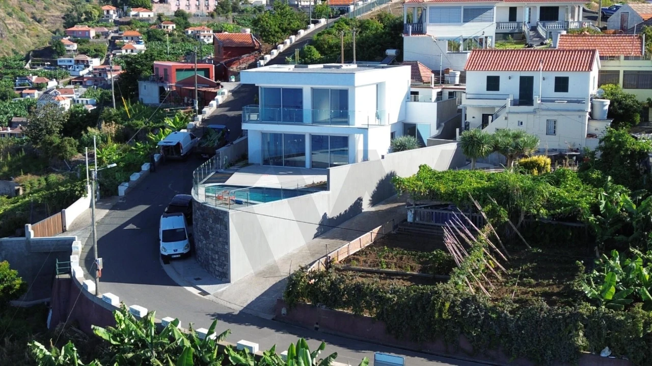 Moradia T4 para Venda em Ponta do Sol Foto 19