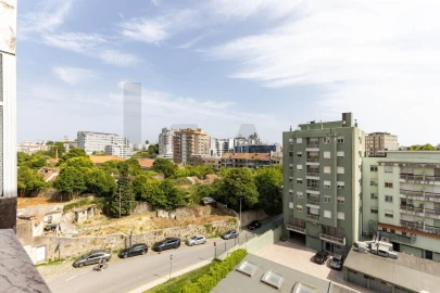 Apartamento T4 para Arrendamento em Lordelo do Ouro e Massarelos