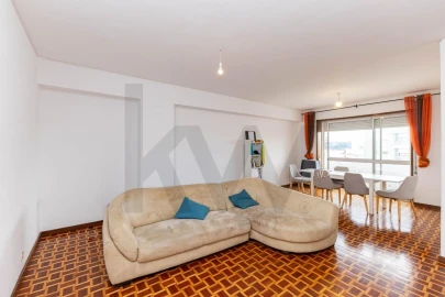 Apartamento T4 para Arrendamento em Lordelo do Ouro e Massarelos