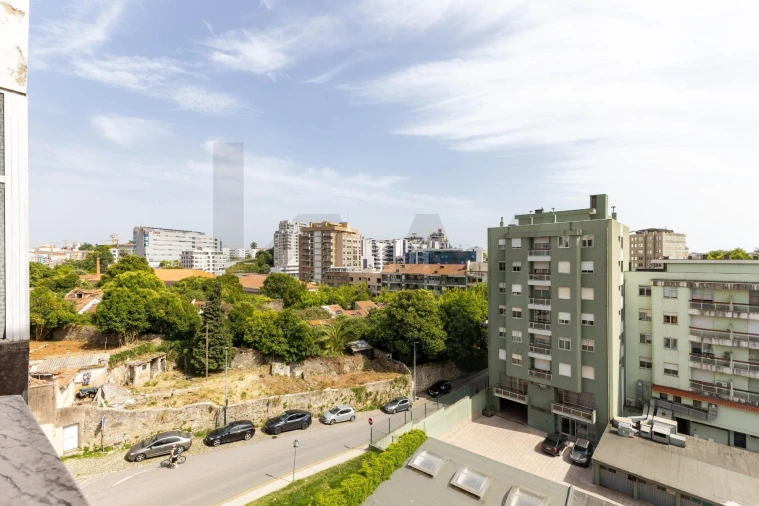 Apartamento T4 para Arrendamento em Lordelo do Ouro e Massarelos Foto 15