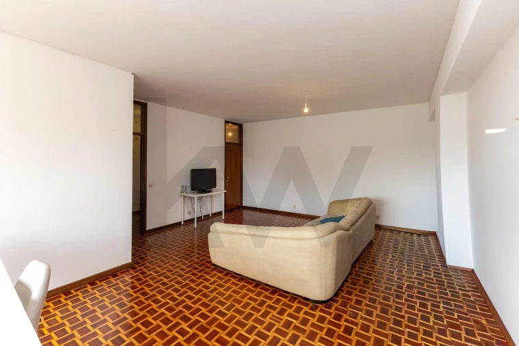 Apartamento T4 para Arrendamento em Lordelo do Ouro e Massarelos Foto 17