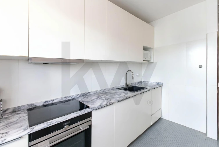 Apartamento T4 para Arrendamento em Lordelo do Ouro e Massarelos Foto 4