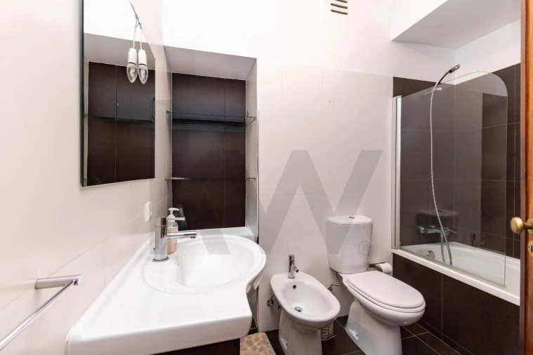 Apartamento T4 para Arrendamento em Lordelo do Ouro e Massarelos Foto 11