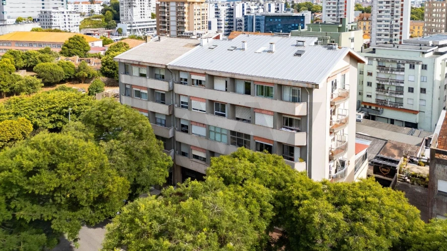 Apartamento T4 para Arrendamento em Lordelo do Ouro e Massarelos