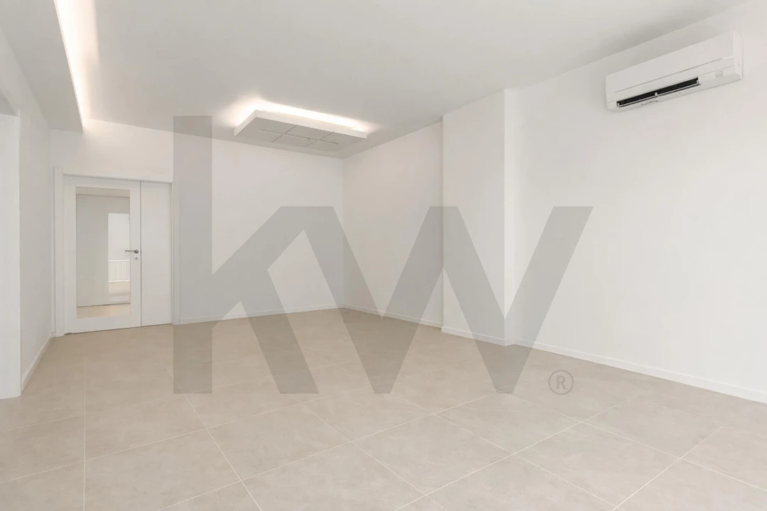 Apartamento T2 para Venda em Carcavelos e Parede Foto 20