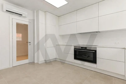 Apartamento T2 para Venda em Carcavelos e Parede